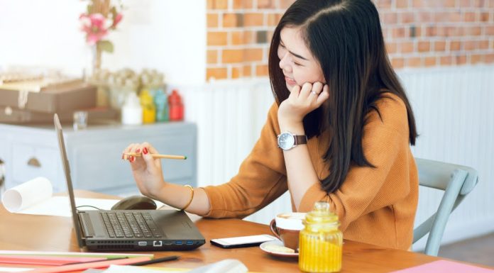 Đóng phí bảo hiểm nhân thọ và 5 điều có thể bạn chưa biết yếu tố ảnh hưởng đến mức phí bảo hiểm