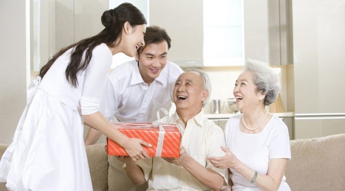 Mua bảo hiểm sức khỏe cho người trên 65 tuổi cần lưu ý gì? bảo hiểm sức khỏe cho người trên 65 tuổi