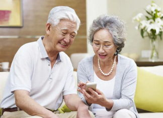 Mua bảo hiểm nhân thọ cho bố mẹ – món quà yêu thương tuyệt vời mua bảo hiểm nhân thọ cho bố mẹ